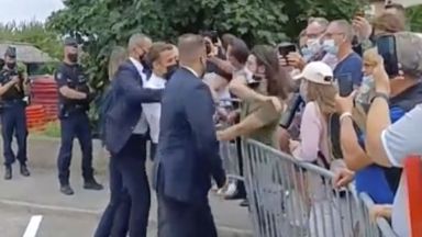 Виж още Френският президент Еманюел Макрон който получи шамар през