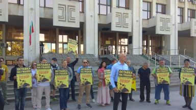 Бургазлии поискаха оставката на главния прокурор Иван Гешев Около 20