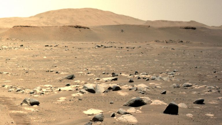 Хеликоптерът "Инджинюъти"  е прелетял почти километър  на Марс