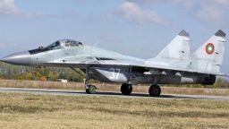 Военният министър: Разчетена е черната кутия на МиГ-29, има човешка грешка
