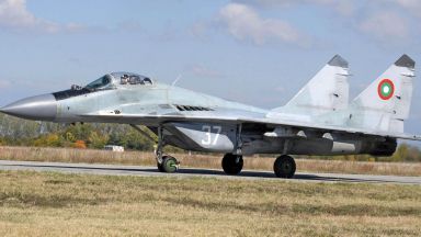 Липсата на достатъчно часове нальот за пилотите от Военновъздушните ни