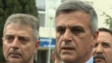 Министър председателят Стефан Янев министърът на отбраната Георги Панайотов началникът на