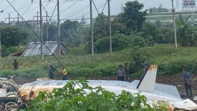 Дванайсет души загинаха при катастрофа на военен самолет в Мианма