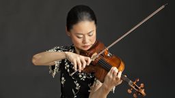 Световноизвестната цигуларка Мидори свири със Софийската филхармония