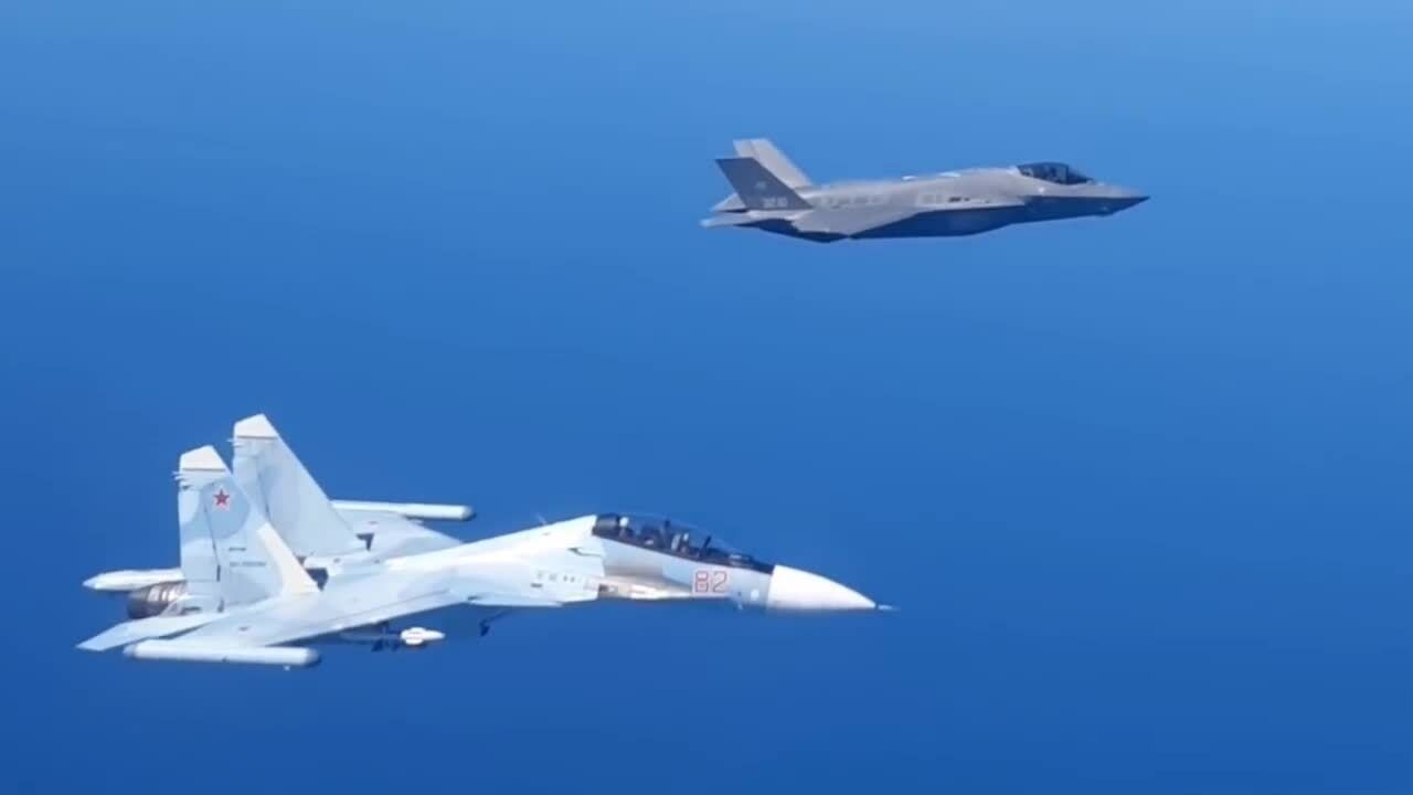 Срещата между Су-30СМ и F-35A