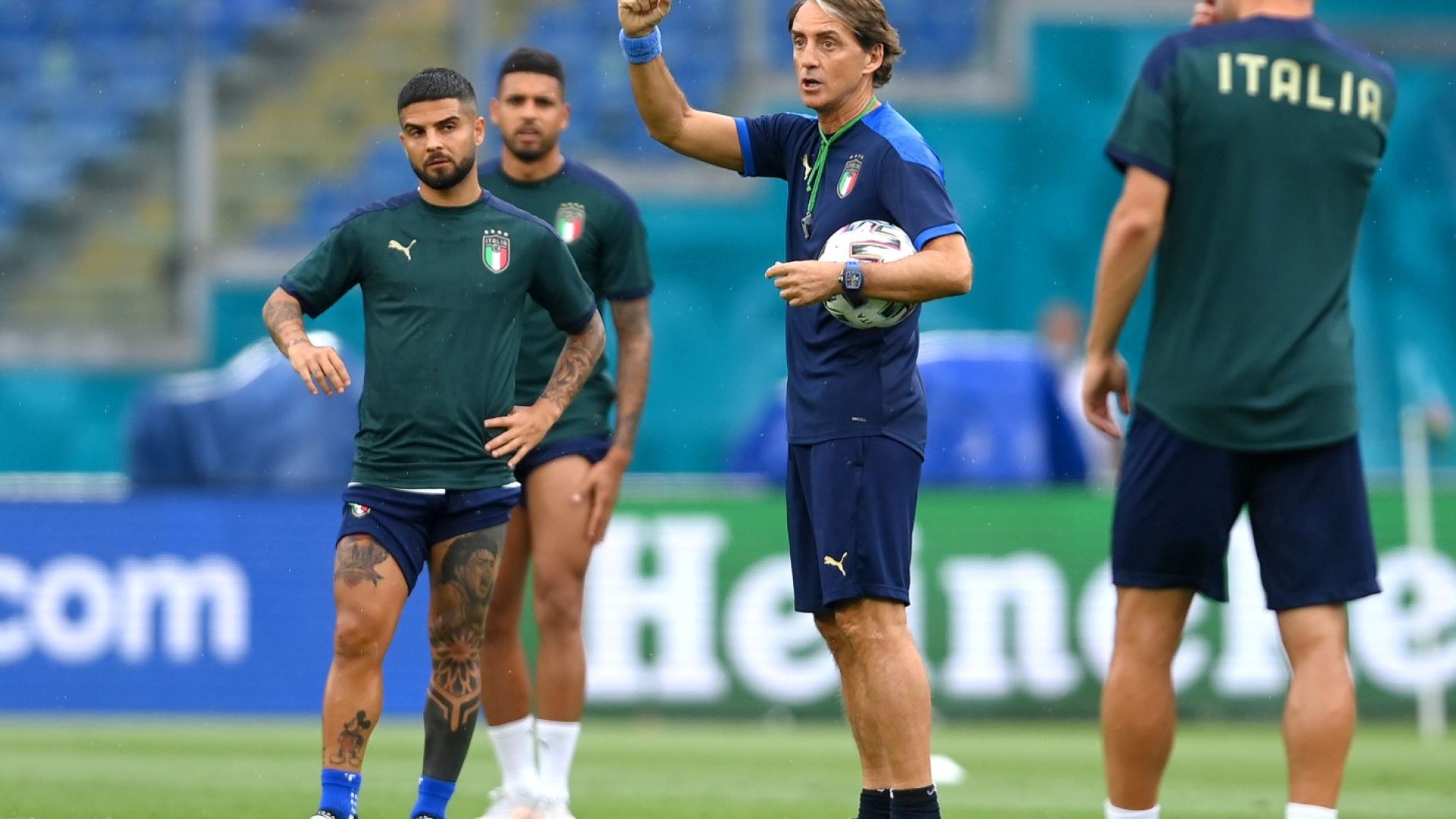 Положителни тестове стреснаха италианците преди големия финал