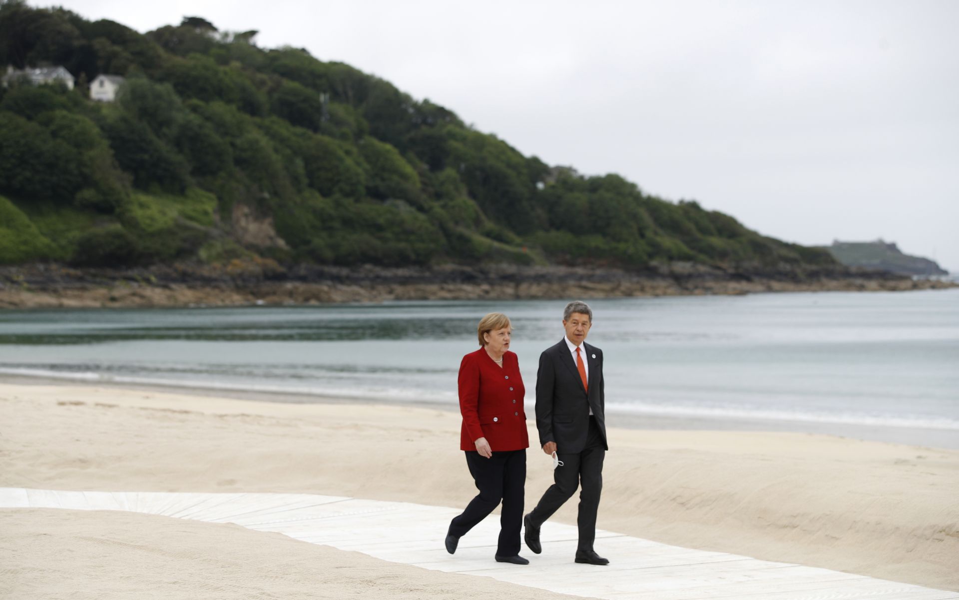 Германският канцлер Ангела Меркел и съпругът ѝ Йоахим Зауер