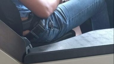 Шофьор с оръжие на кръста в столичния градски транспорт Снимка