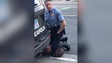 Младата жена която е заснела момента на ареста и на