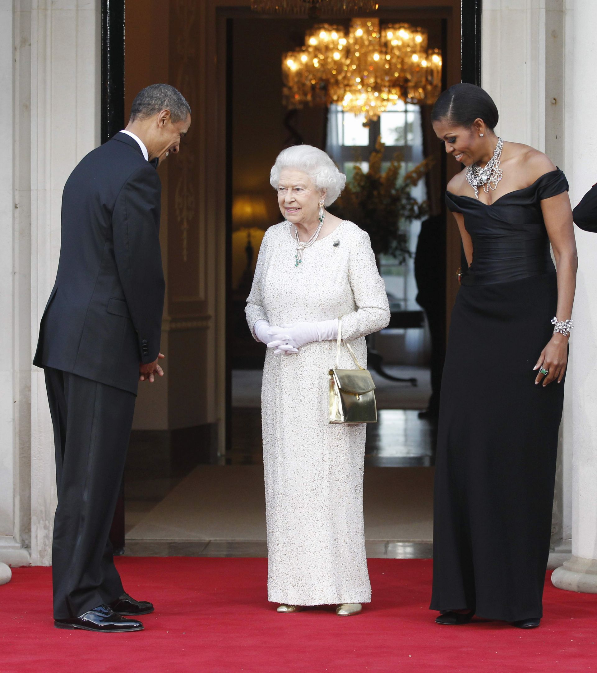  25 май 2011 г. президентът на САЩ Барак Обама и първата дама Мишел Обама приветстват кралица Елизабет II 