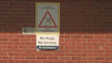 Касиерка в супермаркет бе убита а трима души бяха ранени