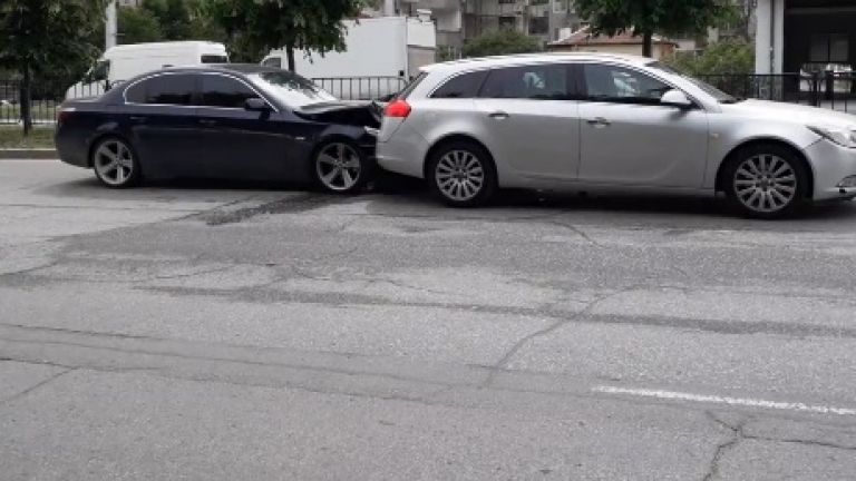 Дете пострада при катастрофа, станала на Коматевско шосе в Пловдив,