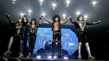 Прощалното турне на "Kiss" ще завърши в Ню Йорк