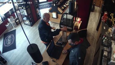 Бившият шеф на Агенция Митници Петко Петков разпространи изявление и