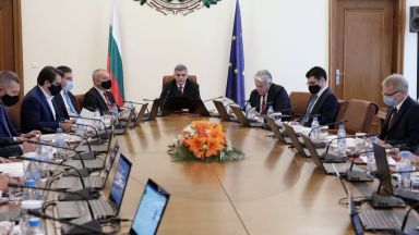 Правителството ще предложи на президента да освободи заместник председателя на Държавната