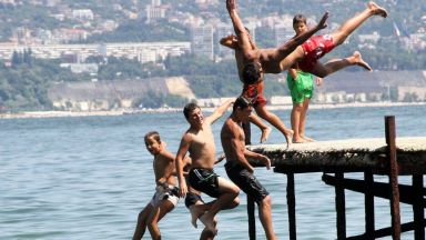 С решение на Министерския съвет се приема програмата Отново заедно