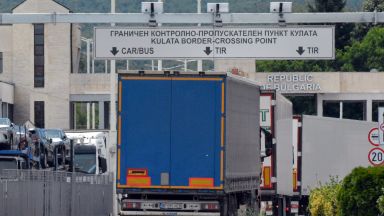 В петък в Сандански служителят на МВР чрез изнудване е