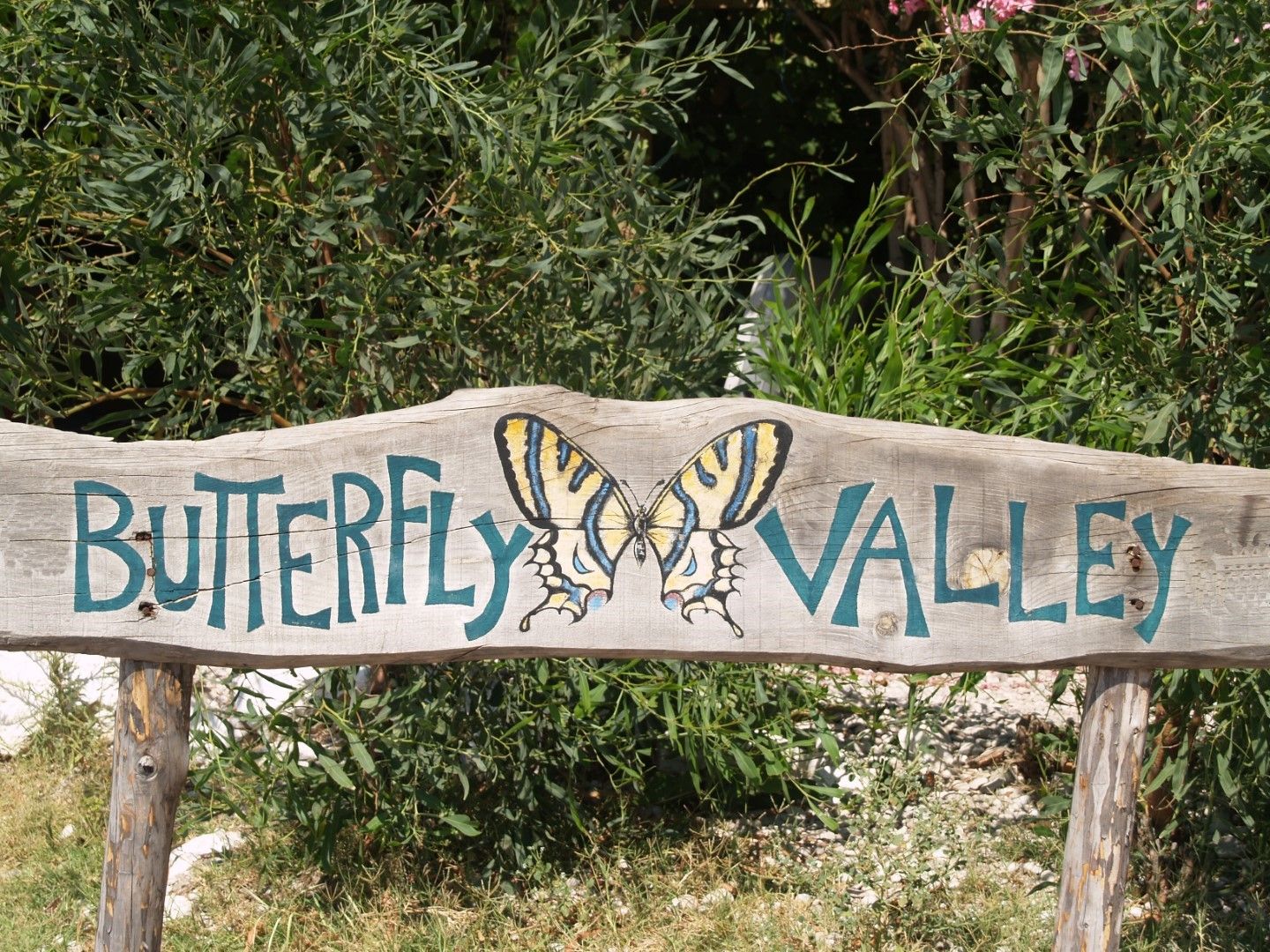 Табела в Долината на пеперудите