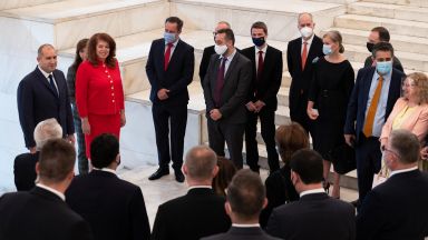 Служебният кабинет доказа че министри с различни политически убеждения могат