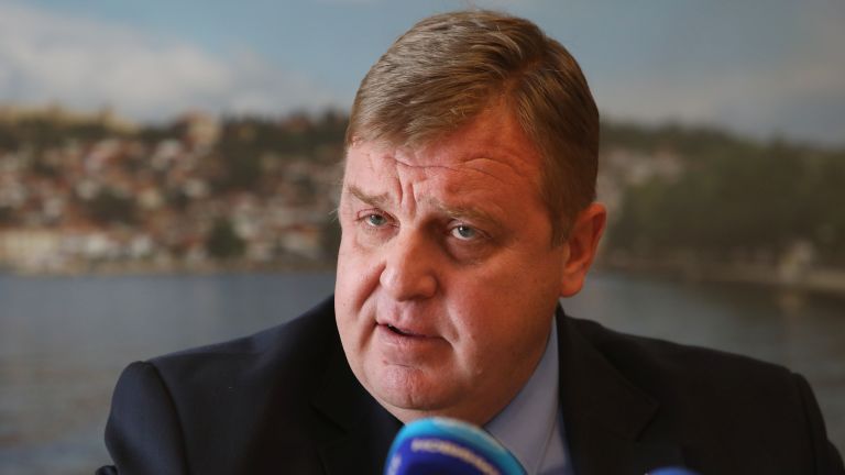 Призовавам служебният премиер Стефан Янев и президента Румен Радев да