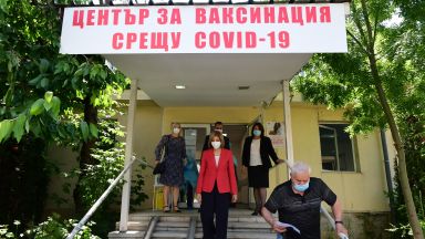 Третата доза която някои държави обмислят да прилагат е като