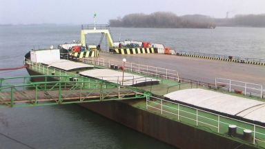 Предвижда се фериботната връзка между Русе и Гюргево да бъде