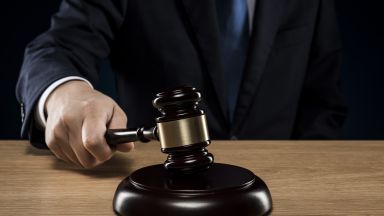 Бившият японски министър на правосъдието Кацуюки Каваи беше осъден днес