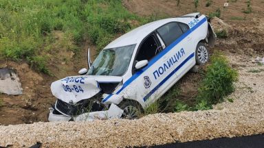 Тежка катастрофа между джип и патрулка е станала във Врачанско