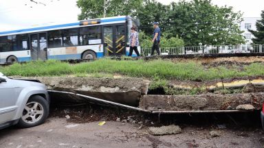 Вчерашната буря причини големи щети край морето Велоалея и подпорна