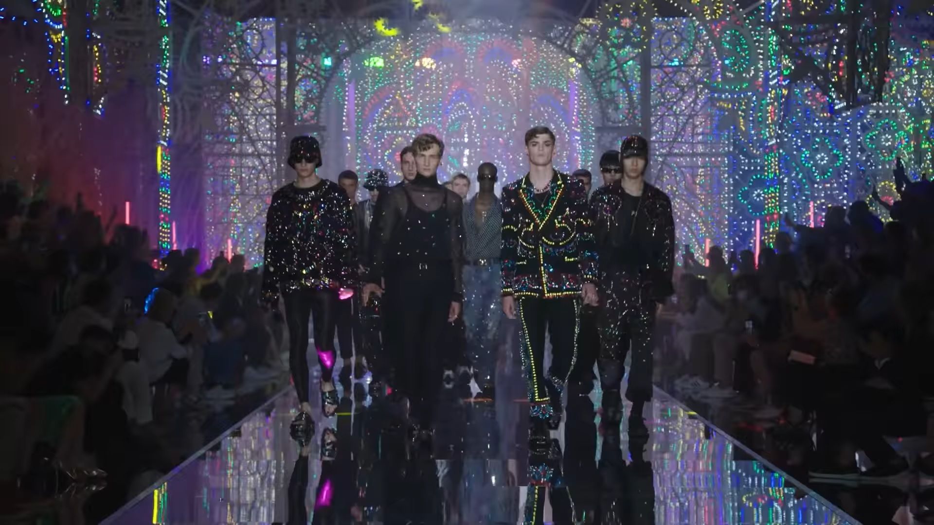Dolce & Gabbana с първо дефиле на живо през Седмицата на мъжката мода в Милано