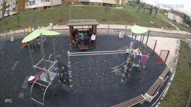 Една от новопостроените детски площадки в комплекс Меден рудник стана