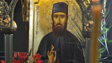 Иконата с чудотворните мощи на Свети Ефрем Нови ще бъде