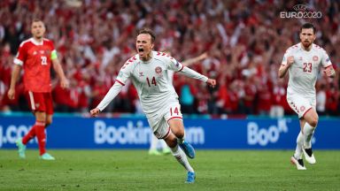 Дания превъзмогна кошмара, разби Русия и стигна осминафинал