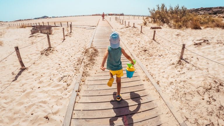 На Халкидики с деца: 10 от най-добрите (и плитки) плажове