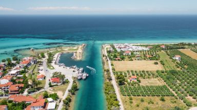 Без вечерен час от днес в Гърция но се запазват