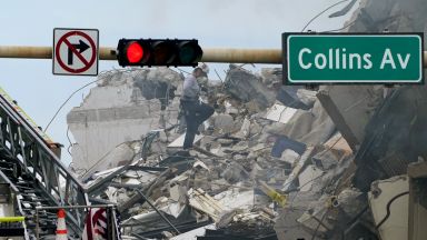 Камера заснела рухването на 12-етажния блок във Флорида, 159 са изчезналите (видео)