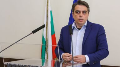 Все още не можем да отстраним шефа на Държавната финансова