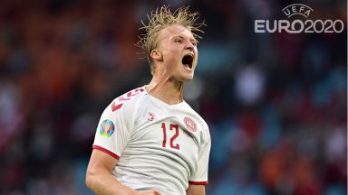 Дания разказа играта на Уелс на емблематична за футбола си дата