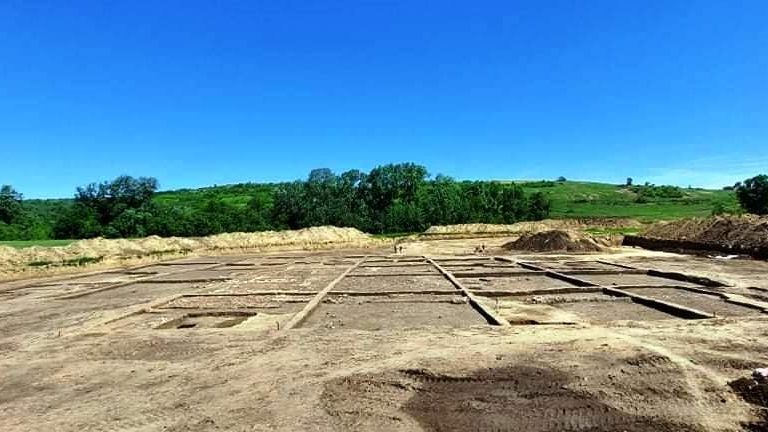 Древно съкровище изненада археолозите край строящ се път в Монтанско.