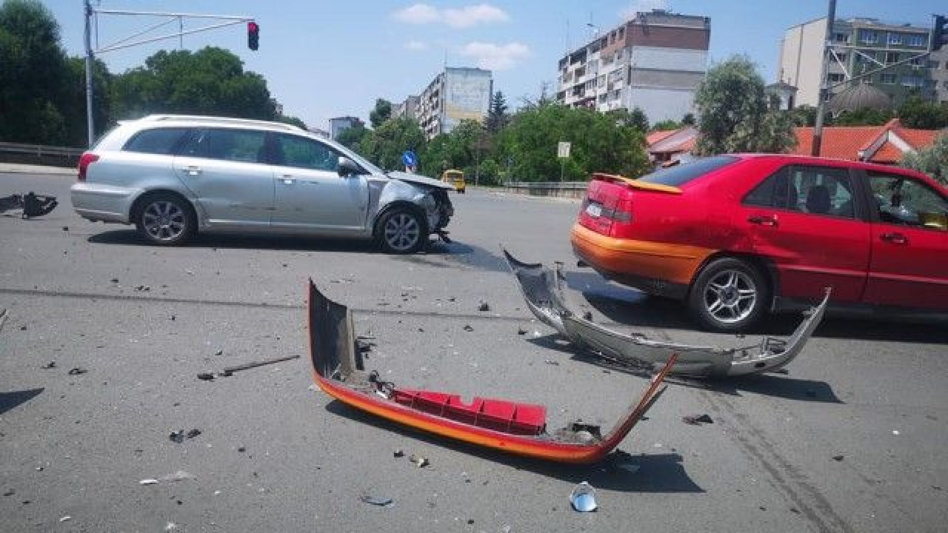 Тежка катастрофа в Бургас, двама са в болница