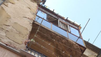 Инцидент в столицата Мазилка падна на сантиметри от бременна жена