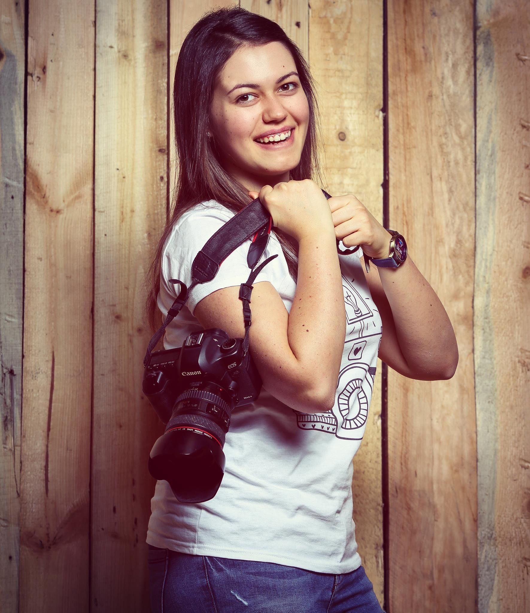 Виктория Сиракова с фотоапарата си