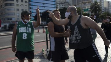 Бразилски сенатори поискаха да започне разследване срещу президента Жаир Болсонаро