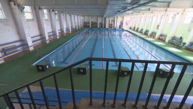 Тръба в училищен басейн откъсна част от пръста на 9 годишно