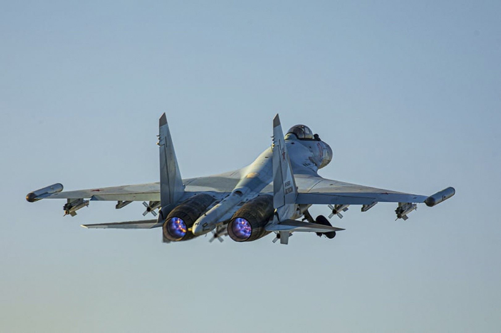 Руските бойни самолети следят активността на НАТО в черно море