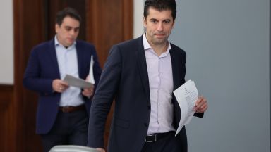 Бившите служебни министри Кирил Петков и Асен Василев ще представят