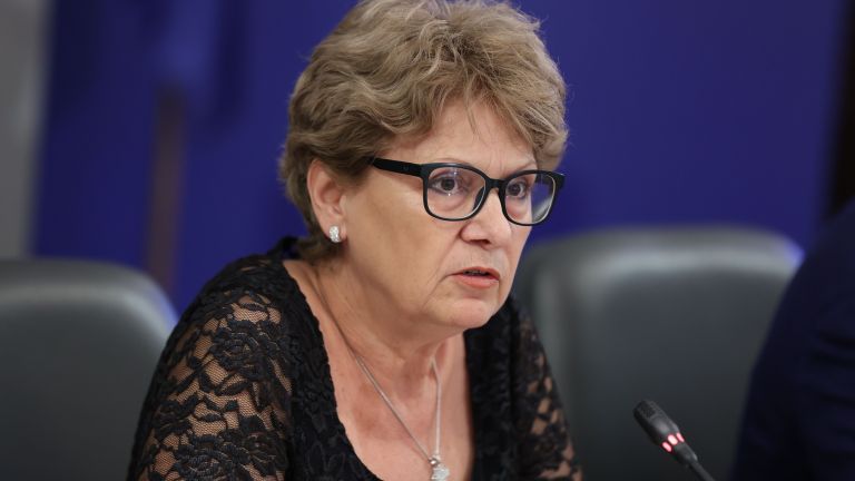 Министърът на регионалното развитие Виолета Комитова съобщи, че днес започва