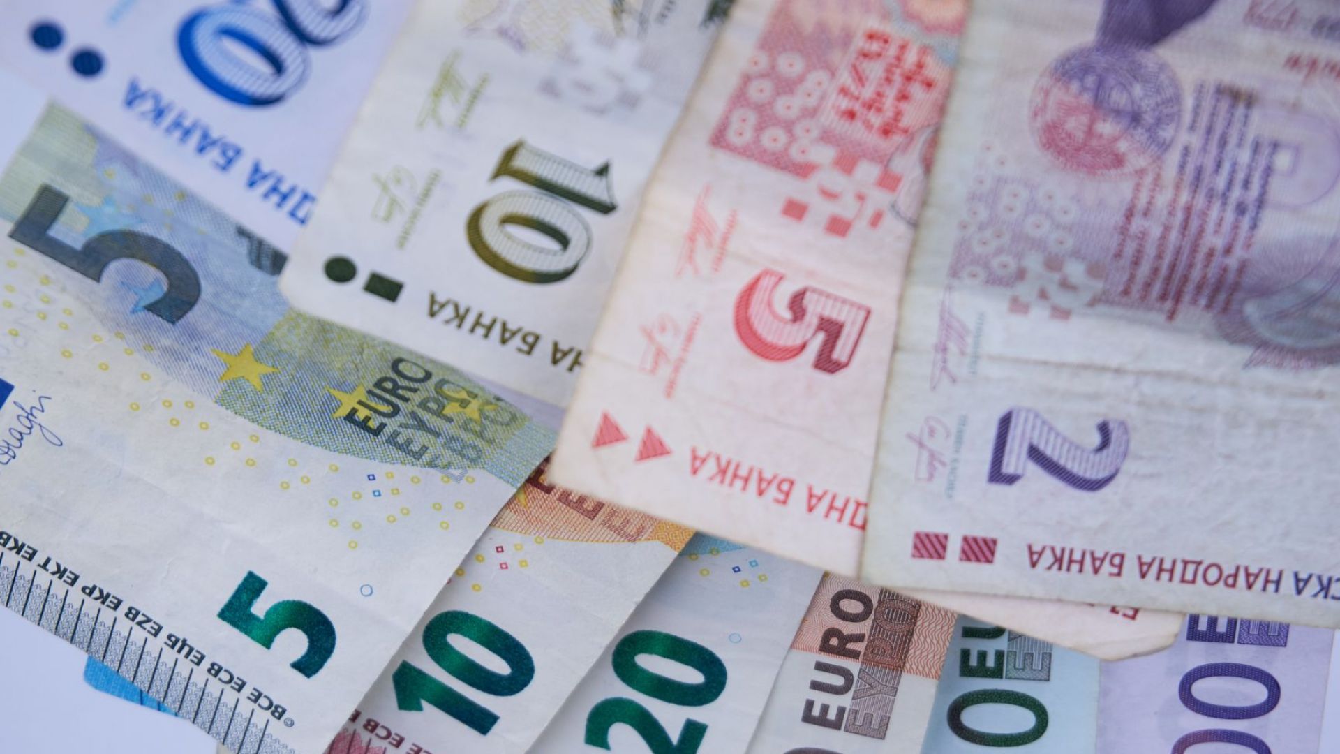 52% от българите искат да плащат в евро 