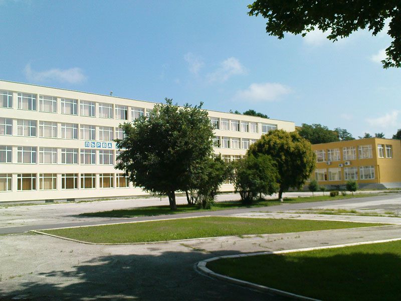  Първа езикова гимназия Варна 