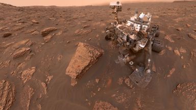 Марсоходът на НАСА се отправя на "пътешествие за търсене на живот"